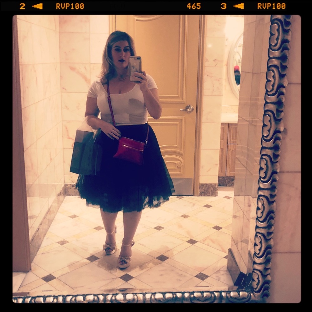 Meet your Posher, Adrienne